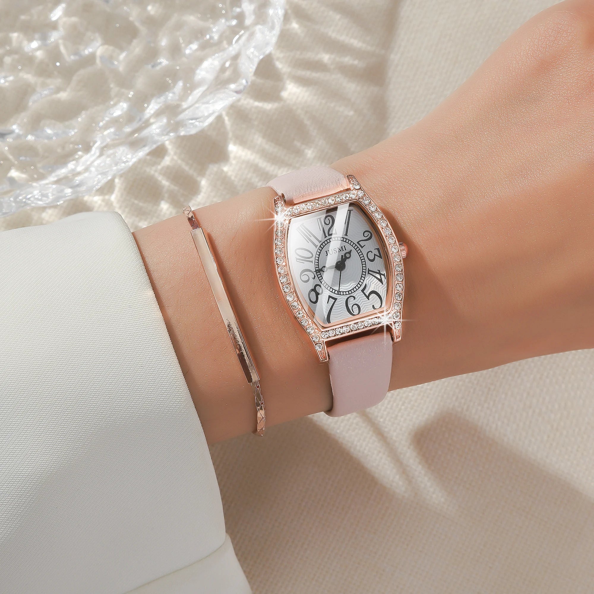 No gift box, small group temperament wine barrel water diamond belt quartz female watch   one word bracelet 2 pieces