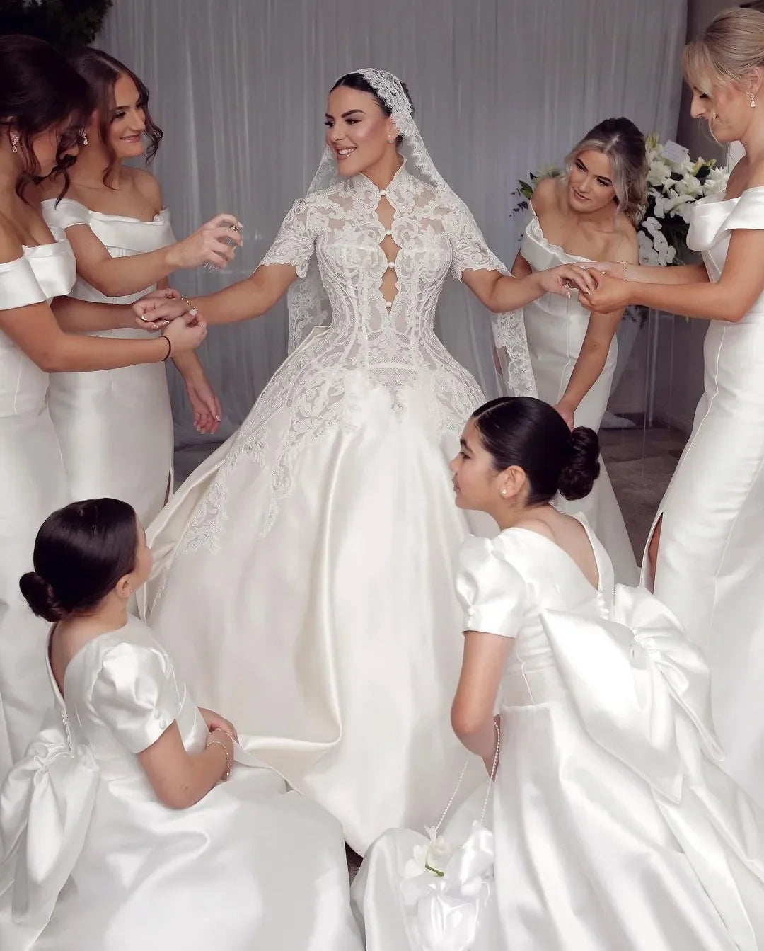 Customized 2026 New Luxury Stand Up Collar Lace Women's Wedding Dress Short Sleeved High Waisted Big Swing Trailing Bridal Gown
