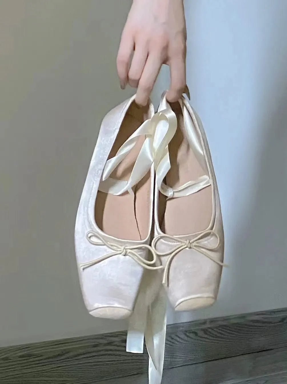 Women's Satin Ribbon Tie Ballet Flats Square Toe Ankle Wrap Lace-Up Shoes Lolita Shoes for Ladies Soft Sole Bow Fashion Footwear