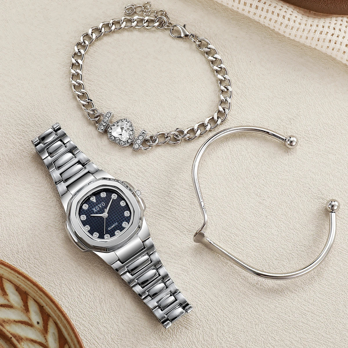 No gift box, small batch watches, Korean version of the square versatile quartz watches   heart-shaped diamond bracelet 3 sets