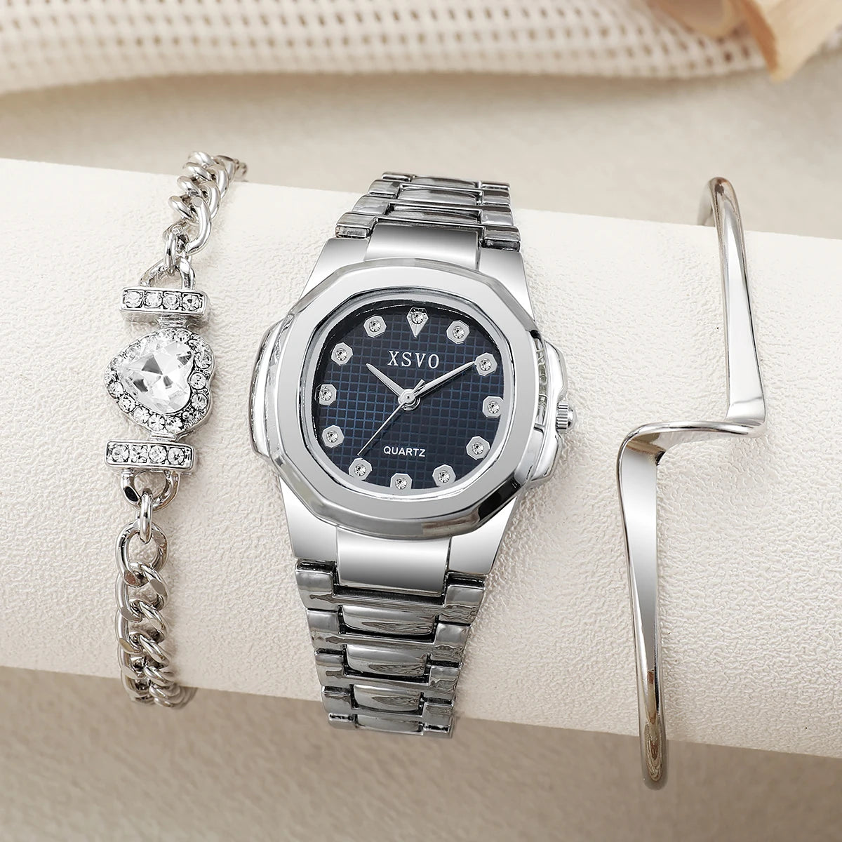 No gift box, small batch watches, Korean version of the square versatile quartz watches   heart-shaped diamond bracelet 3 sets