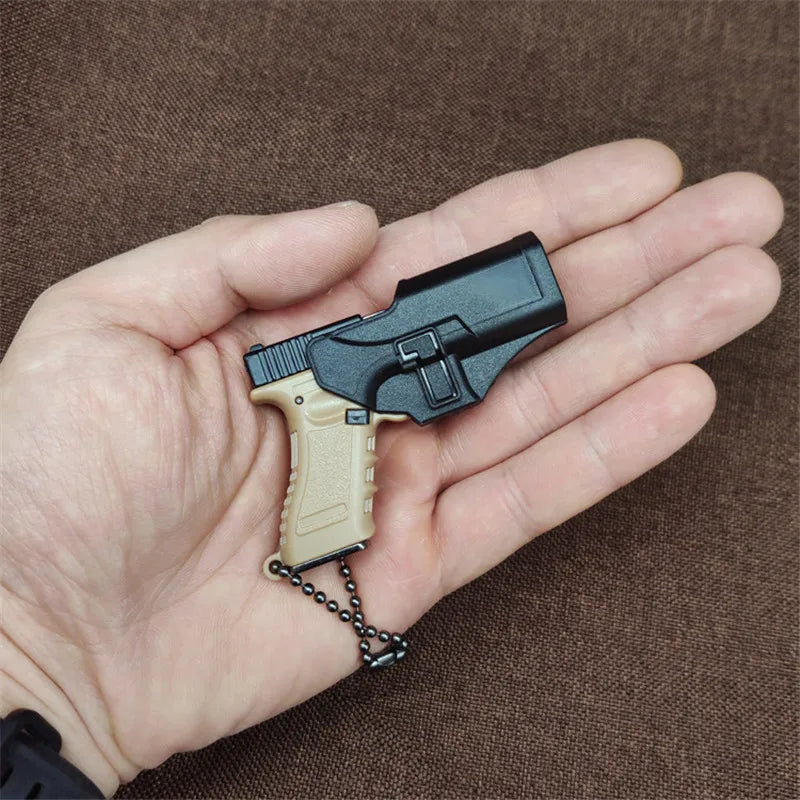 1:3 Metal Gun Keychain holster Quick Pull Plastic protective case