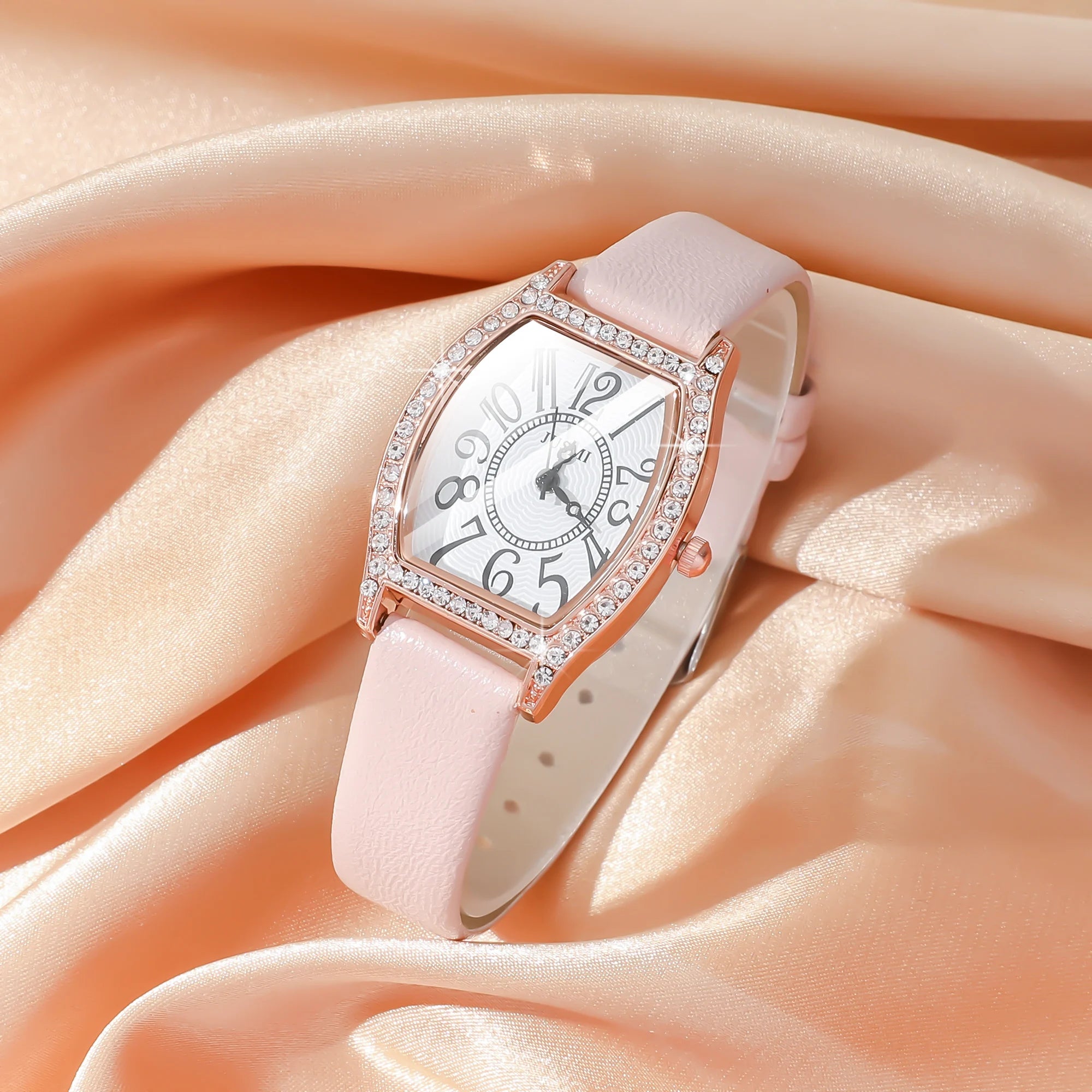 No gift box, small group temperament wine barrel water diamond belt quartz female watch   one word bracelet 2 pieces